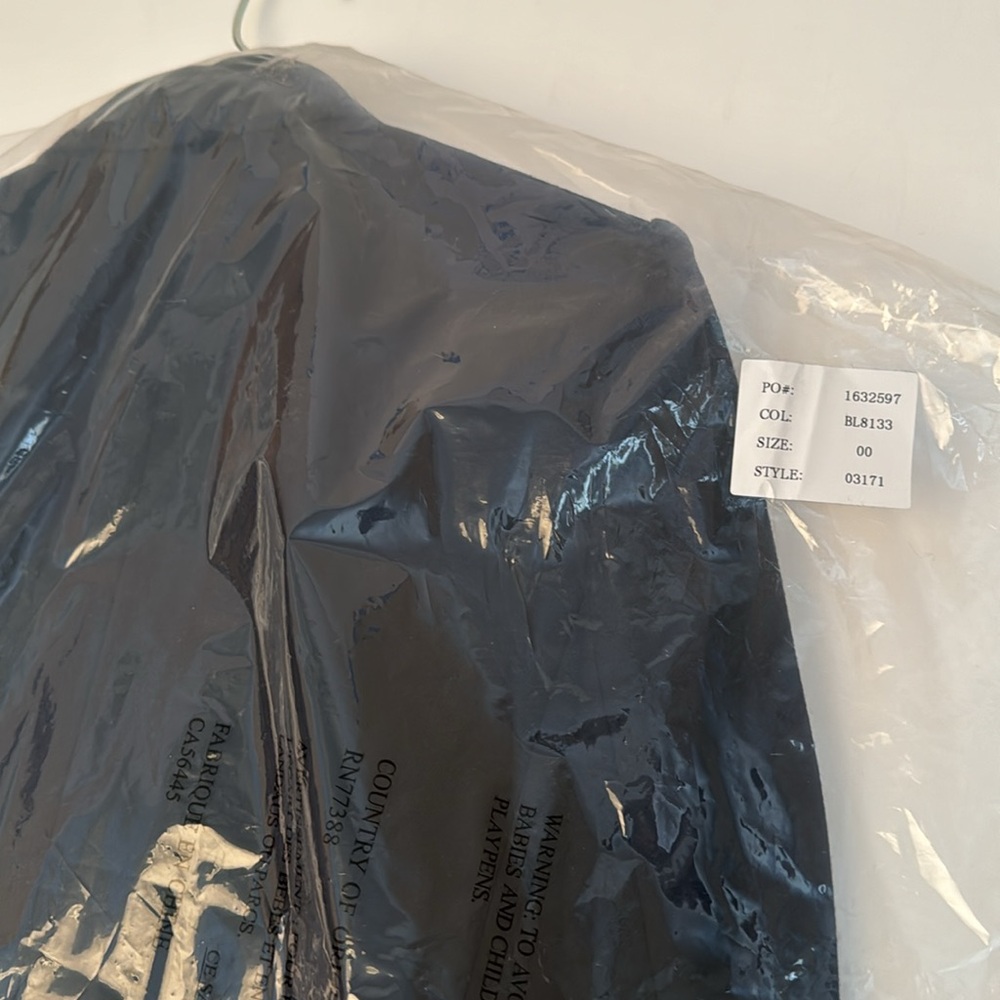 NWT / J Crew Schoolboy Blazer in Navy - 00 - Picture 6 of 6